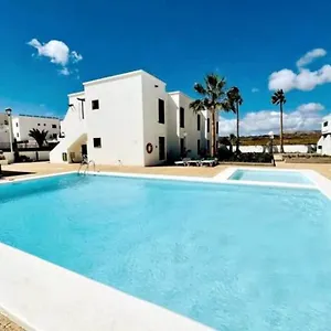 https://las-mimosas-flat.in-canary-islands.com